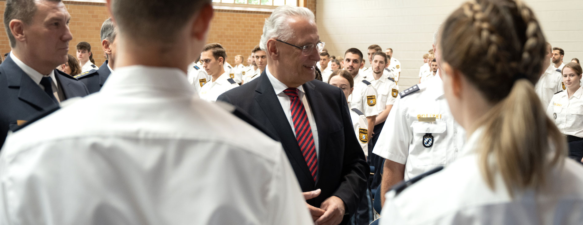 Neuer Dienstausweis der Bayerischen Polizei - BSAktuell