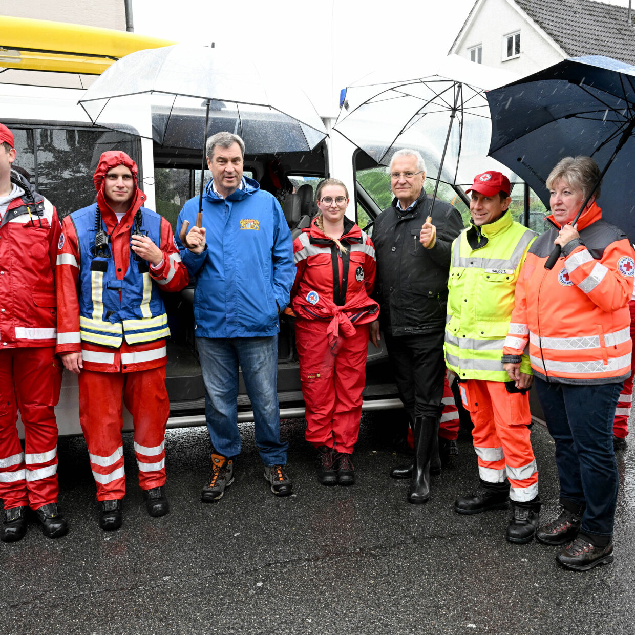 Söder und Herrmann mit Einsatzkräften in Diedorf 