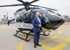 Minister Herrmann vor neuem Polizeihubschrauber