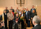 26. April 2024: Innen- und Kommunalminister Joachim Herrmann händigt in der Erlanger Johanneskirche das Ehrenzeichen des Bayerischen Ministerpräsidenten für Verdienste im Ehrenamt an elf Personen aus Erlangen und Herzogenaurach aus. "Sie alle haben sich weit über das übliche Maß hinaus für ihre Mitmenschen eingesetzt", betonte der Minister. "Alle Geehrten haben soziales und kirchliches Engagement gezeigt und wertvolle Arbeit zum Wohle der Gemeinschaft geleistet. Dieser vorbildliche Einsatz ist gerade heute besonders wichtig und alles andere als selbstverständlich."