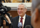 Innenminister Joachim Herrmann gibt Interview vor Pressevertretern