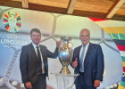 Herrmann und Kirchner mit EM-Pokal