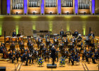 Blick zum Orchester auf Bühne
