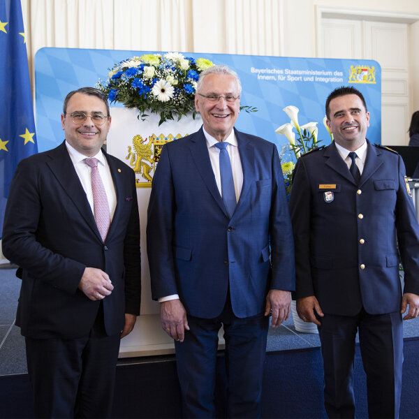 Radmacher, Herrmann und Trebes vor feierlicher Bühne