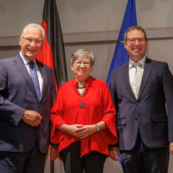 Innenminister Joachim Herrmann, ORH-Präsidentin Heidrun Piwernetz und Regierungspräsident Florian Luderschmid