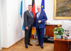 Minister Herrmann und Harald Pickert im Büro Staatsminisiter Herrmann