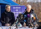 im Bild links Ministerpräsident Dr. Markus Söder rechts Innenminister Joachim Herrmann vor Mikrofonen