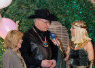 Fasching Veitshöchheim 2024 Minister Joachim Herrmann mit Frau roter Teppich