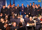 Gruppenbild mit Geehrten und Minister Herrmann