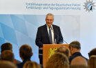 Minister Herrmann am Rednerpult