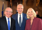 Bild mit Regierungspräsident a.D. Dr. Ehmann links im Bild - Mitte Bild Minister Joachim Herrmann, rechts im Bild Dr. Susanne Weizendörfer