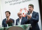 Staatssekretär Sandro Kirchner bei seiner Festansprache am Rednerpult