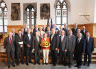 Verleihung der Kommunalen Verdienstmedaille am 12. Juli 2013 in Nürnberg - Gruppenbild der Geehrten mit Staatsminister Joachim Herrmann