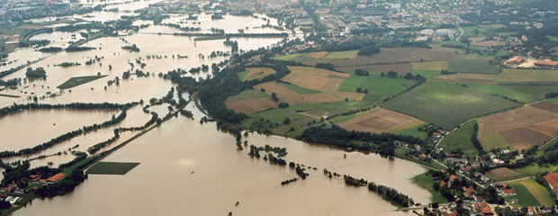 Hochwasser Landschaft bei Hochwasser aus der Luft