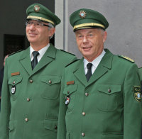 Verabschiedung des Landespolizeipräsidenten Waldemar Kindler in den Ruhestand und Amtseinführung von Prof. Dr. Wilhelm Schmidbauer als neuen Landespolizeipräsidenten am 28. Juni 2013 in München: Prof. Dr. Wilhelm Schmidbauer (links), Waldemar Kinder (rechts)