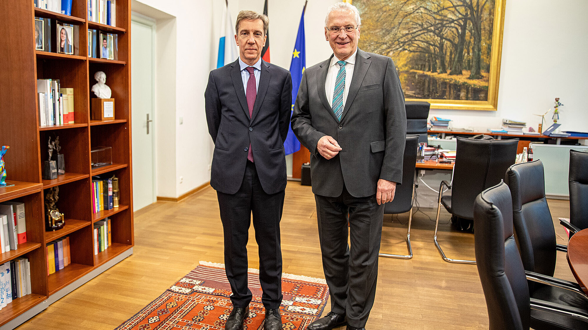 im Bild von links nach rechts: griechischer Botschafter Alexandros Papaioannou, Innenminister Joachim Herrmann