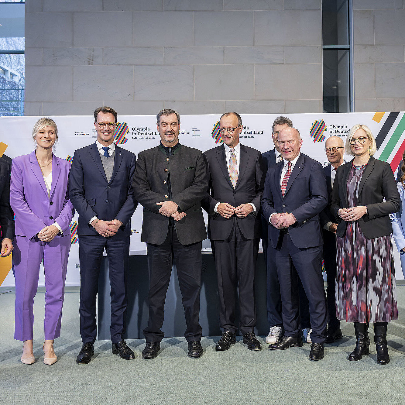 Gruppenfoto der Vertreter im Bundeskanzleramt