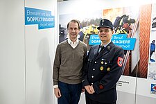 Sven Spieler, Personalleiter Roche in Penzberg und sein Mitarbeiter Benjamin Hauck, ehrenamtlich bei der FFW Iffeldorf