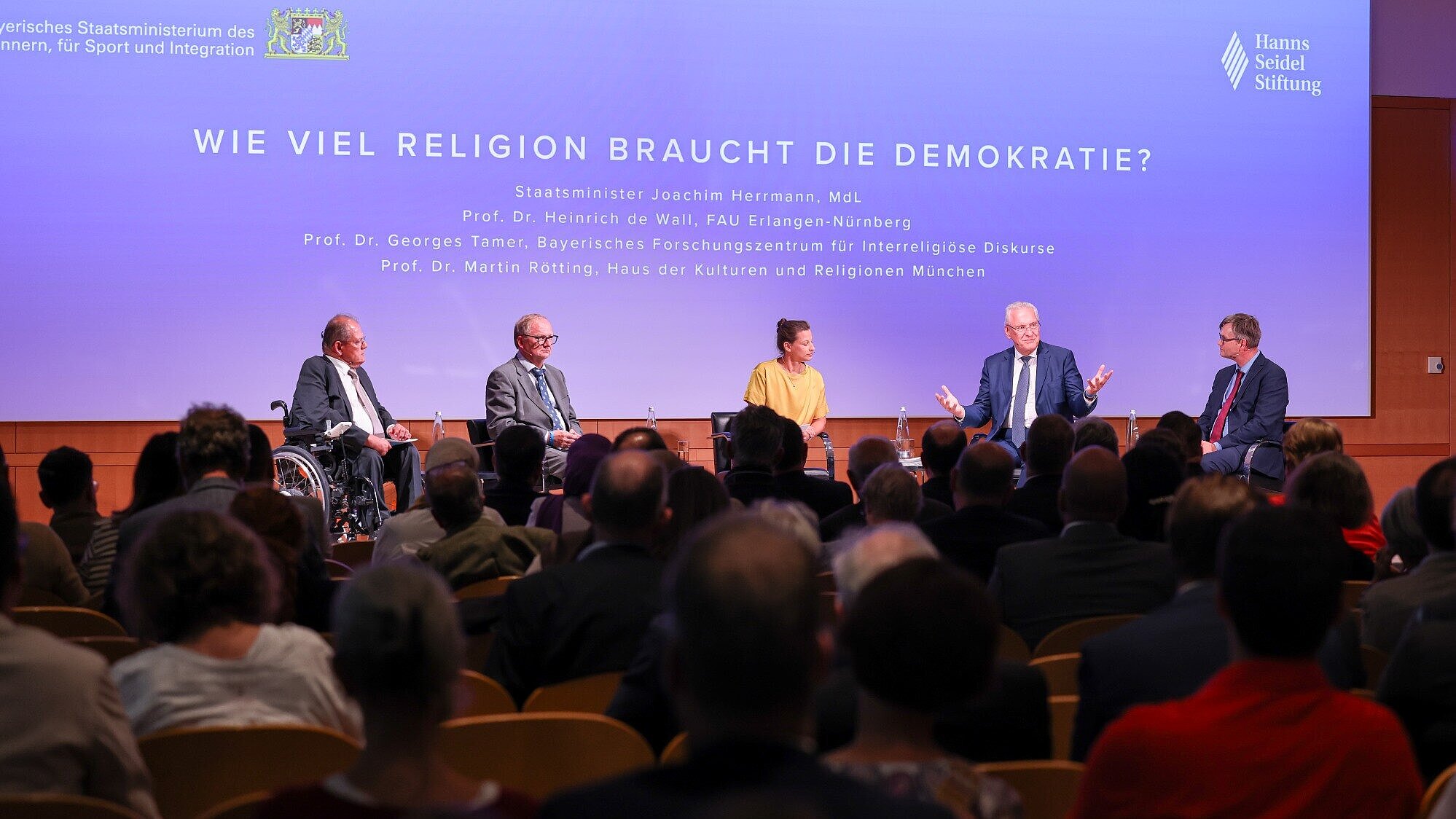 Podiumsdiskussion aus Sicht vom Publikum