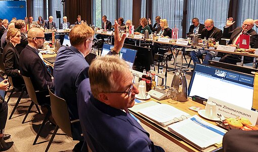 SMK-Runde am zweiten Tag bei einer Abstimmung