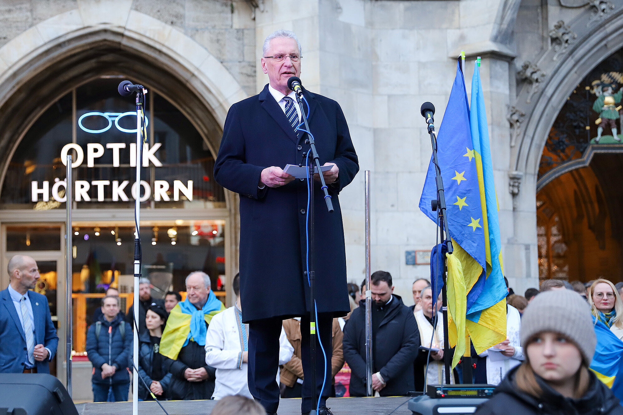 Innenminister Herrmann auf der Bühne bei seinem Grußwort an die Teilnehmer