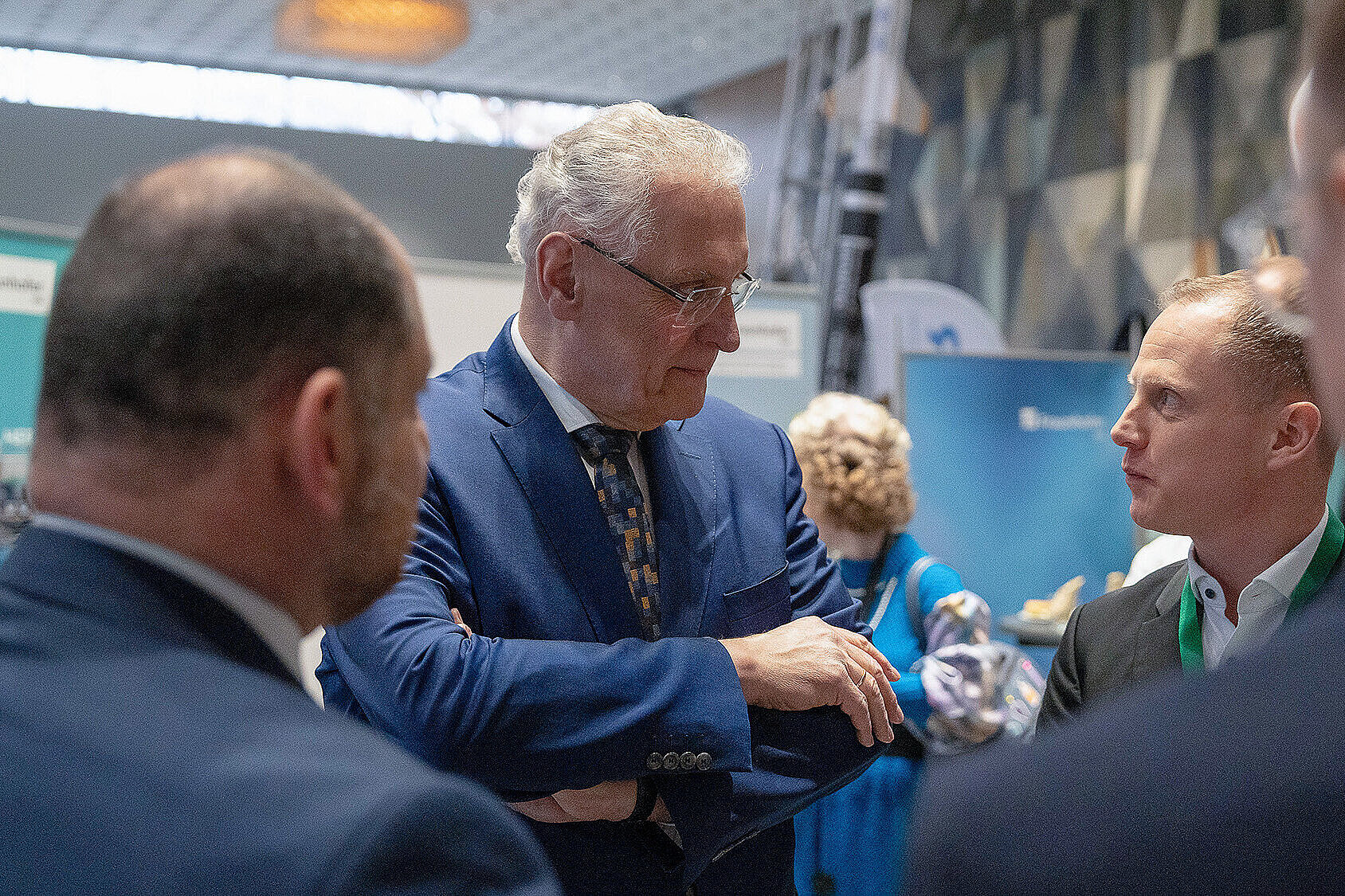 im Bild Innenminister Joachim Herrmann im Gespräch mit Kongressteilnehmern