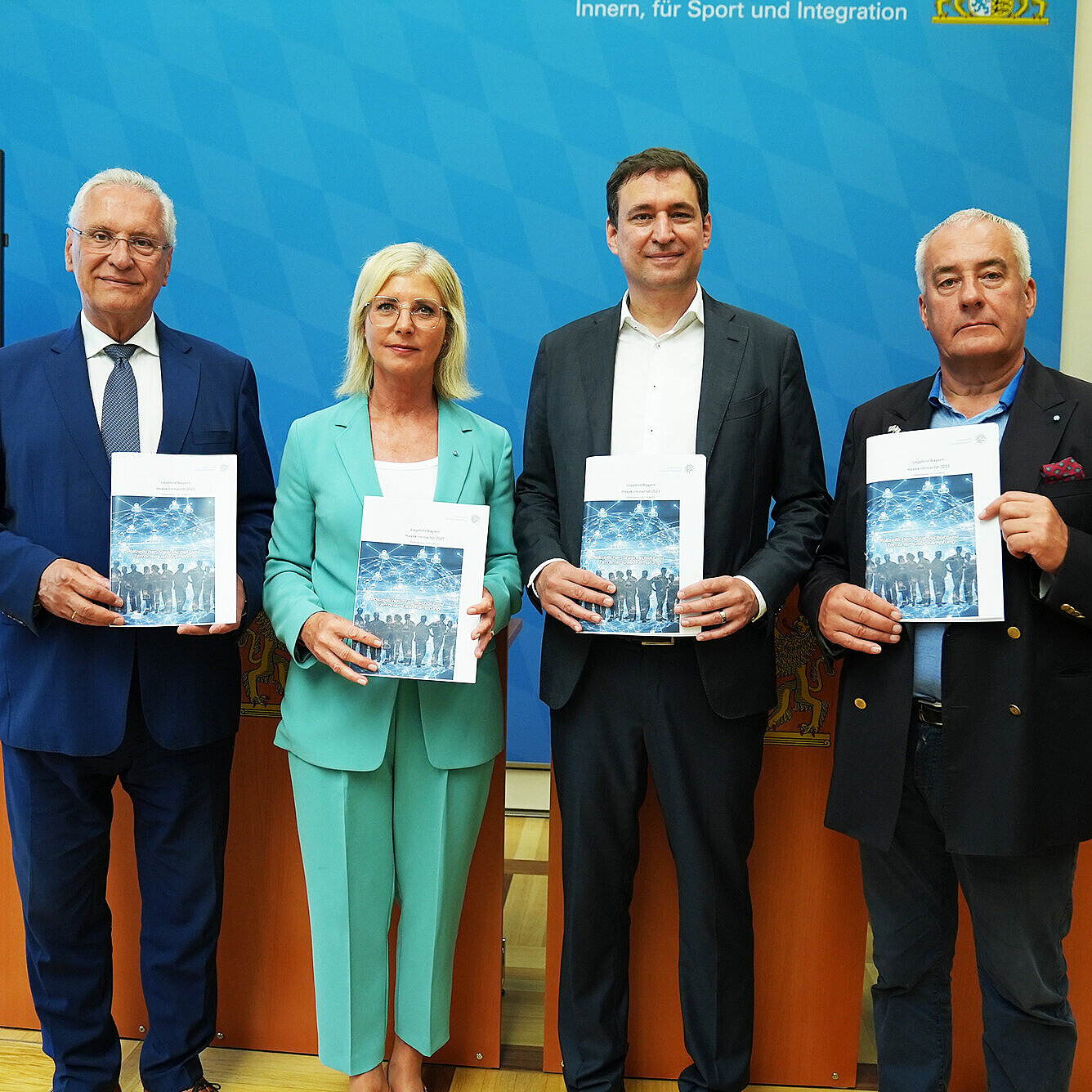 Gruppenbild Innenminister Herrmann, Sozialministerin Scharf, Justizminister Eisenreich, Antisemitismusbeauftragter Dr. Spänle
