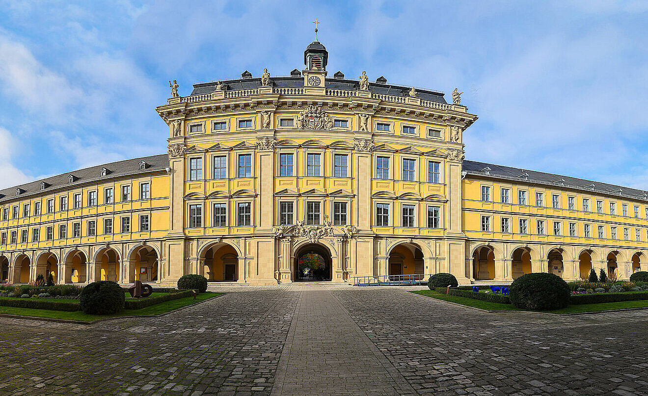 Panoramaansicht des Juliusspitals in Würzburg